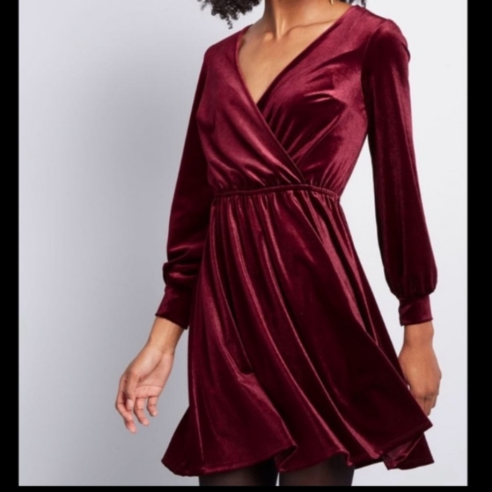 Modcloth Illusion Wrap V-Neck Elastic Waistline long sleeve cuff Velvet Dress